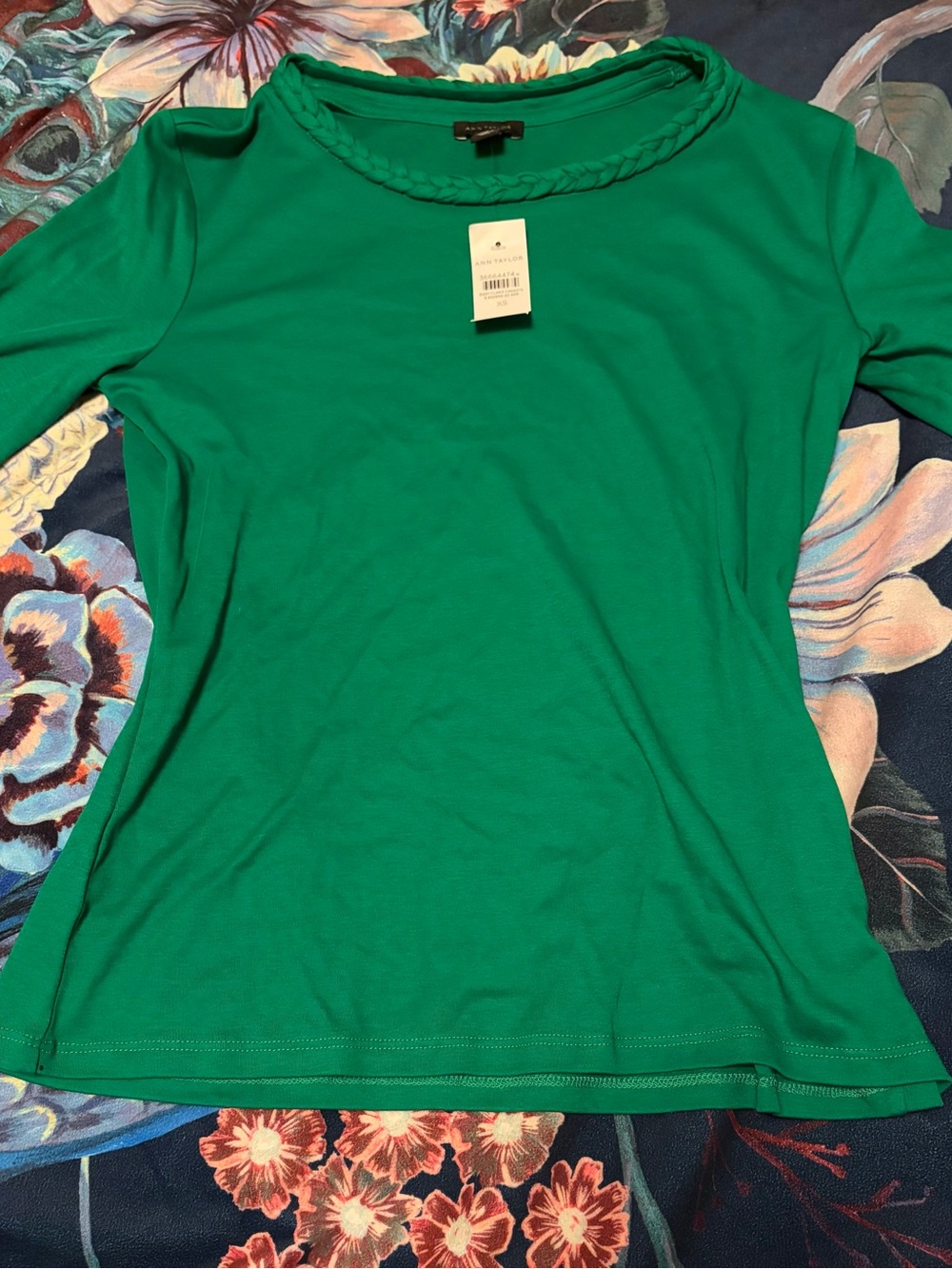 ‼️HUGE SALE‼️NWT Ann Taylor Emerald Green Short Sleeve Top with Braided Neckline
